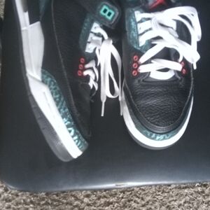 NIKE AIR JORDAN 3 RETRO BLACK AND HYPER JADE